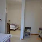 Les De Carreau Bed and Breakfast