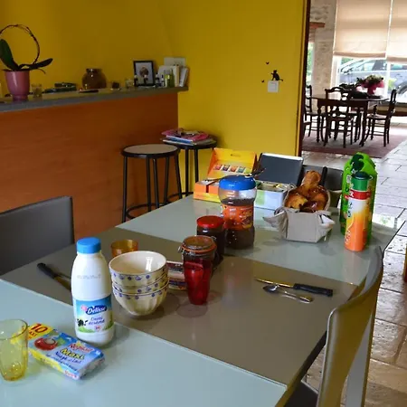 Nocleg ze śniadaniem Les De Carreau