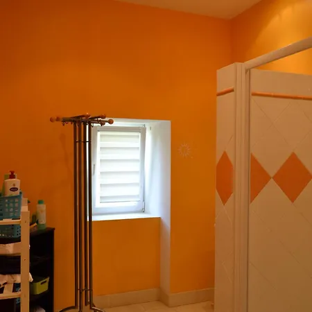Les De Carreau Bed & Breakfast *