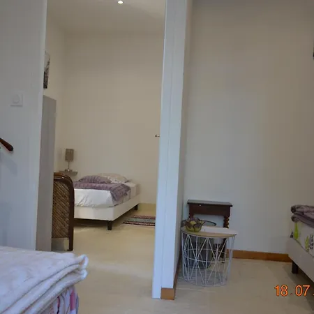 Les De Carreau Bed & Breakfast