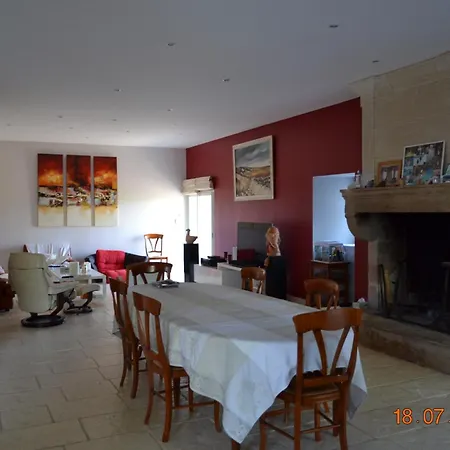 Les De Carreau Bed & Breakfast *